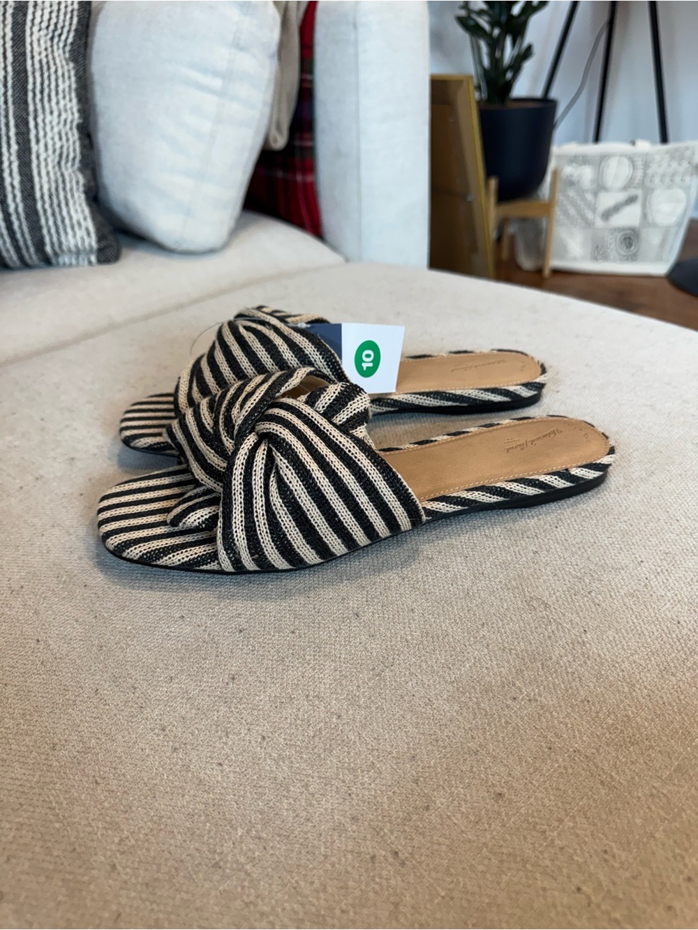 Universal Thread Women’s Mila Striped Slide Raffia Sandals, Tan/Black, Sz 10 NWT - Picture 3 of 11
